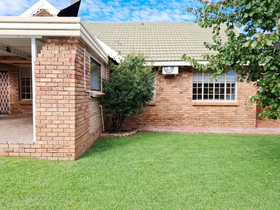 3 Bedroom Property for Sale in Langenhovenpark Free State